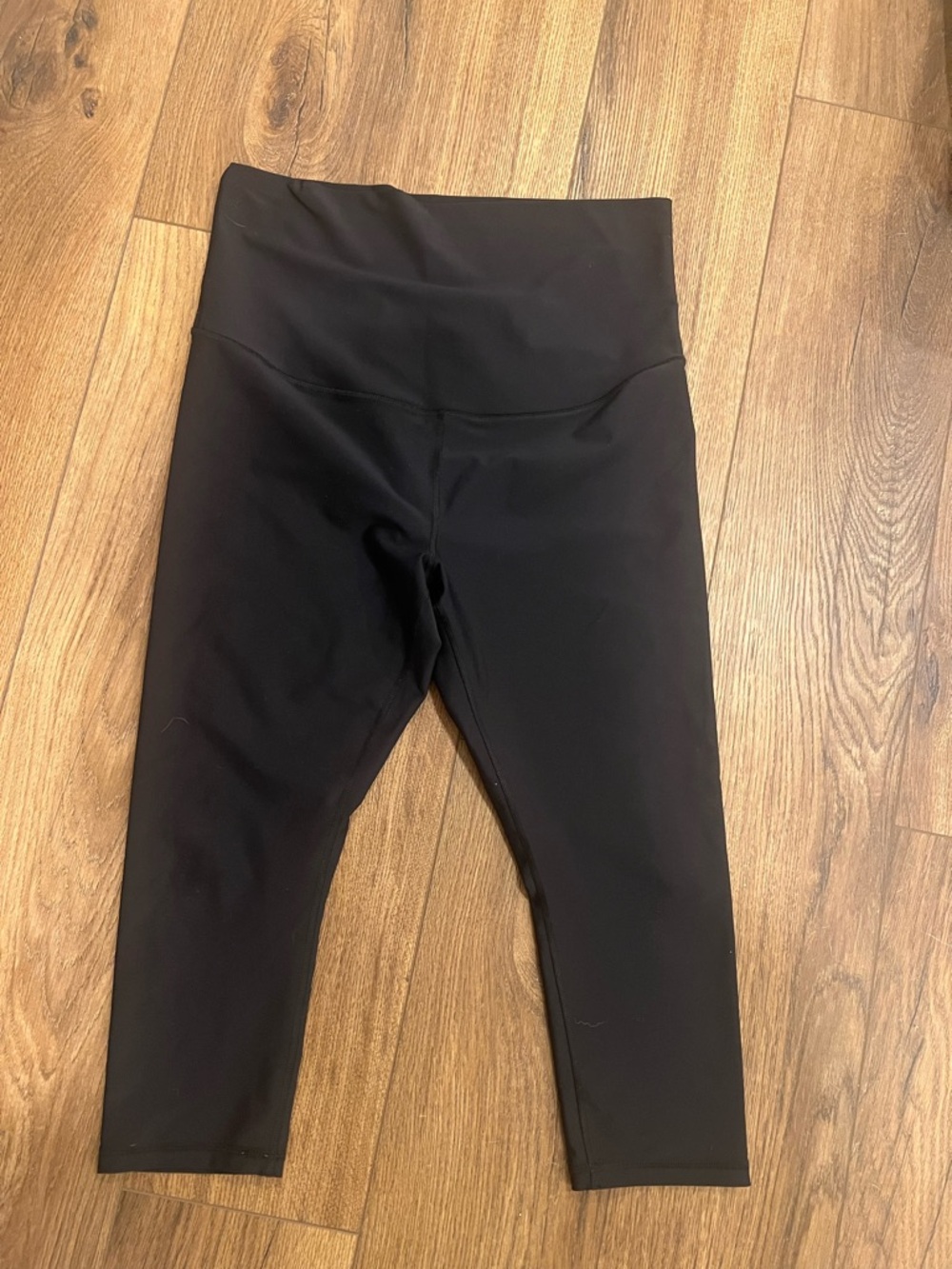 Old Navy Maternity Full-Panel PowerSoft Crop Leggings